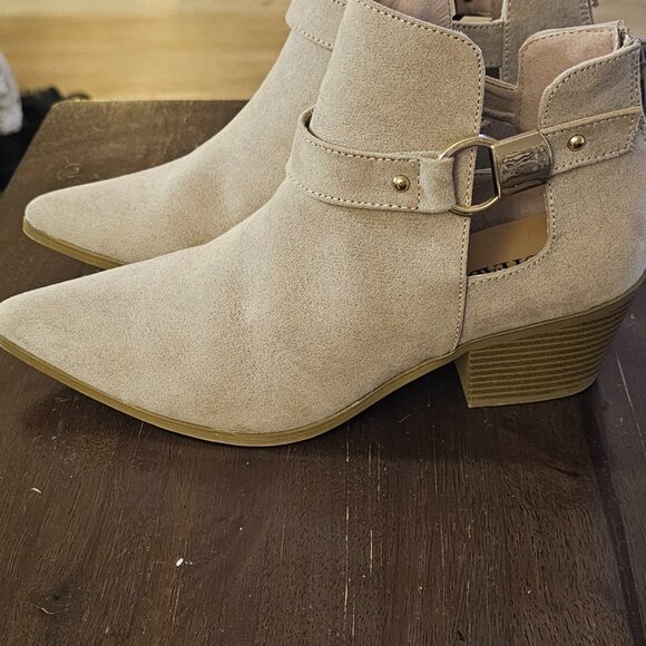 Beige Mini Booties - Picture 3 of 5